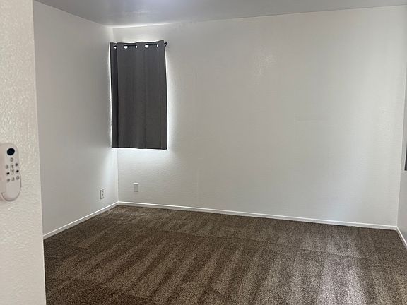 3rd image of 32 Browns Rd