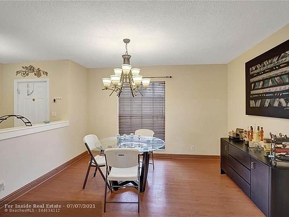 4th image of 832 NW 133rd Ave