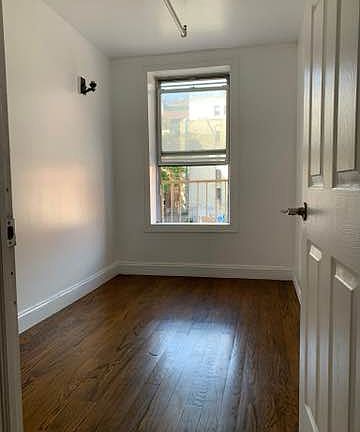 4th image of 145 Grand St #3W