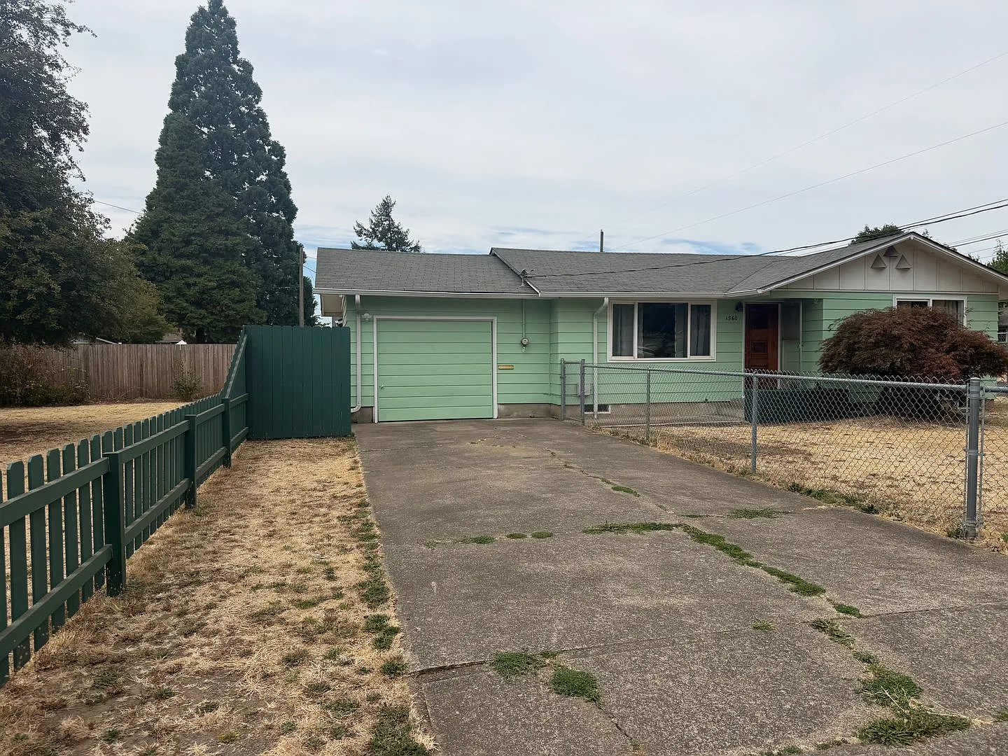 2-bedroom 1 bathroom house in Springfield! — Photo 2