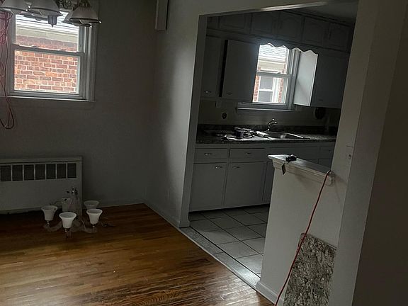 5th image of 39 Duryea Ave #1