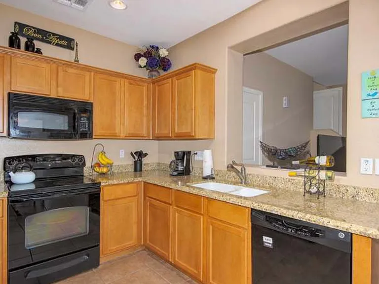 108 E Palomino Dr — Photo 6