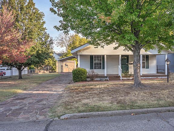 2nd image of 1311 E McKinley Ave