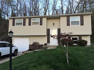 2873 Amy Dr, South Park, PA