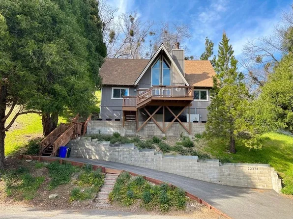 22374 Glenwood Dr, Crestline, CA 92325