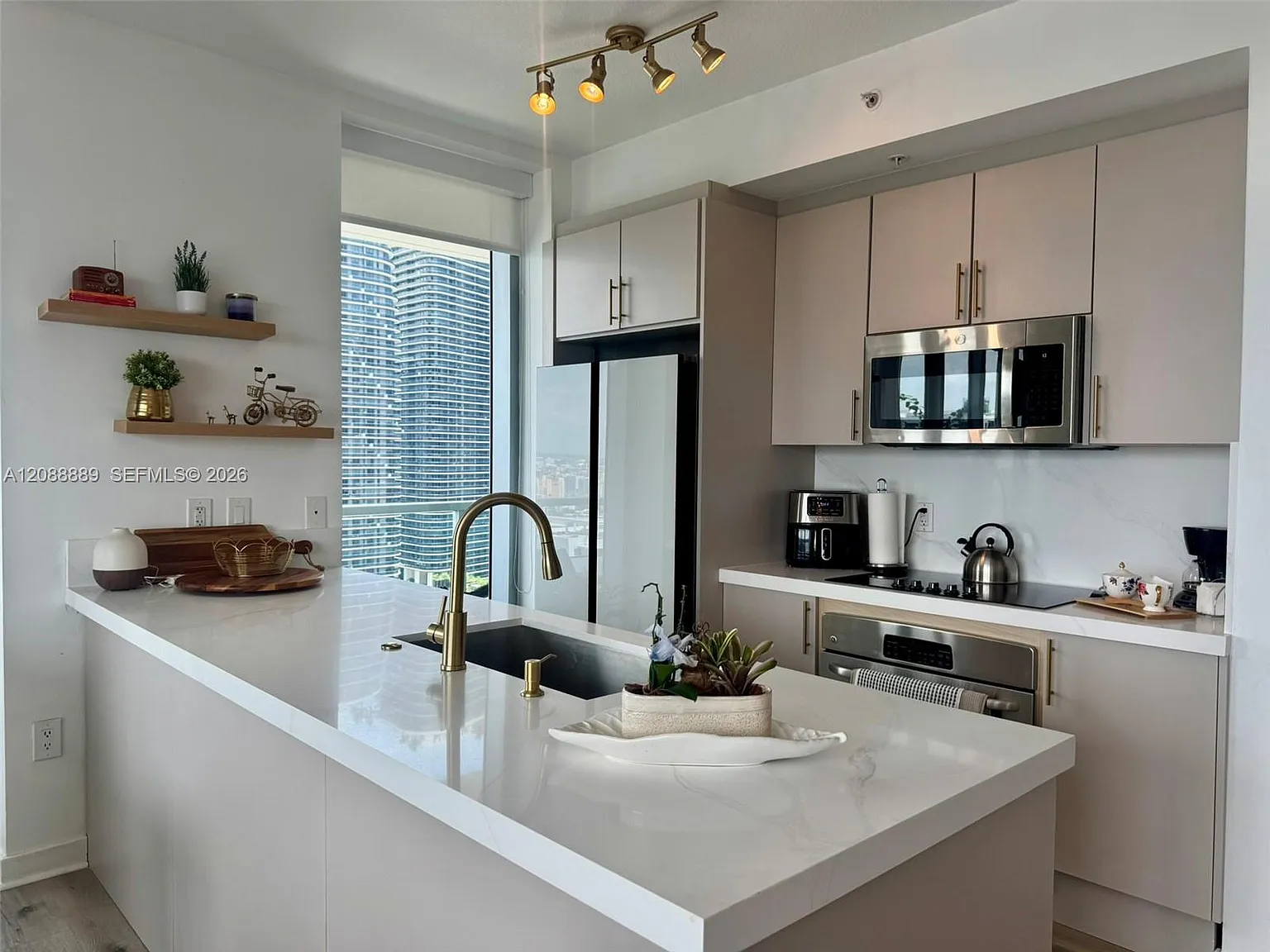 The Axis On Brickell Ii C — Photo 2
