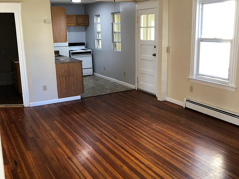 36 Clinton St #1 — Photo 2