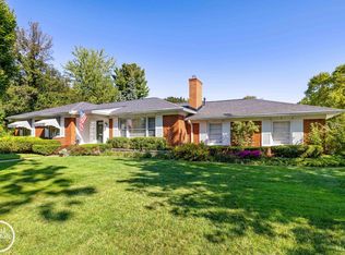 720 Fairford Rd, Grosse Pointe Woods, MI 48236