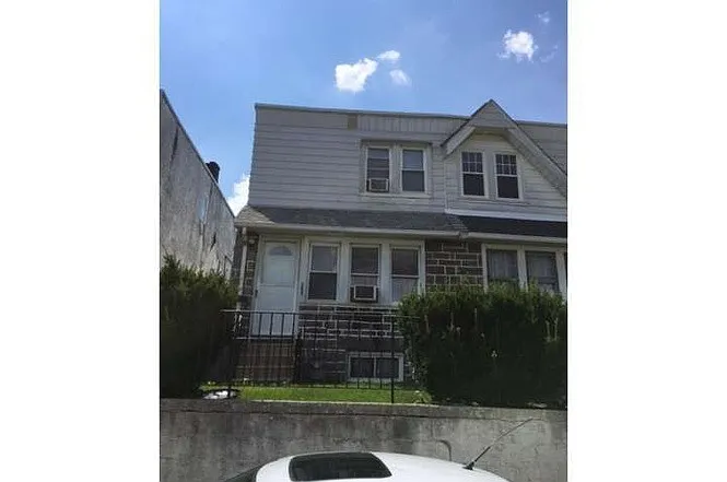 156 Westdale Rd photo 1