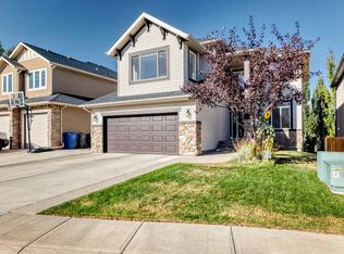136 S Aspenmere Close, Chestermere, AB T1X0C3