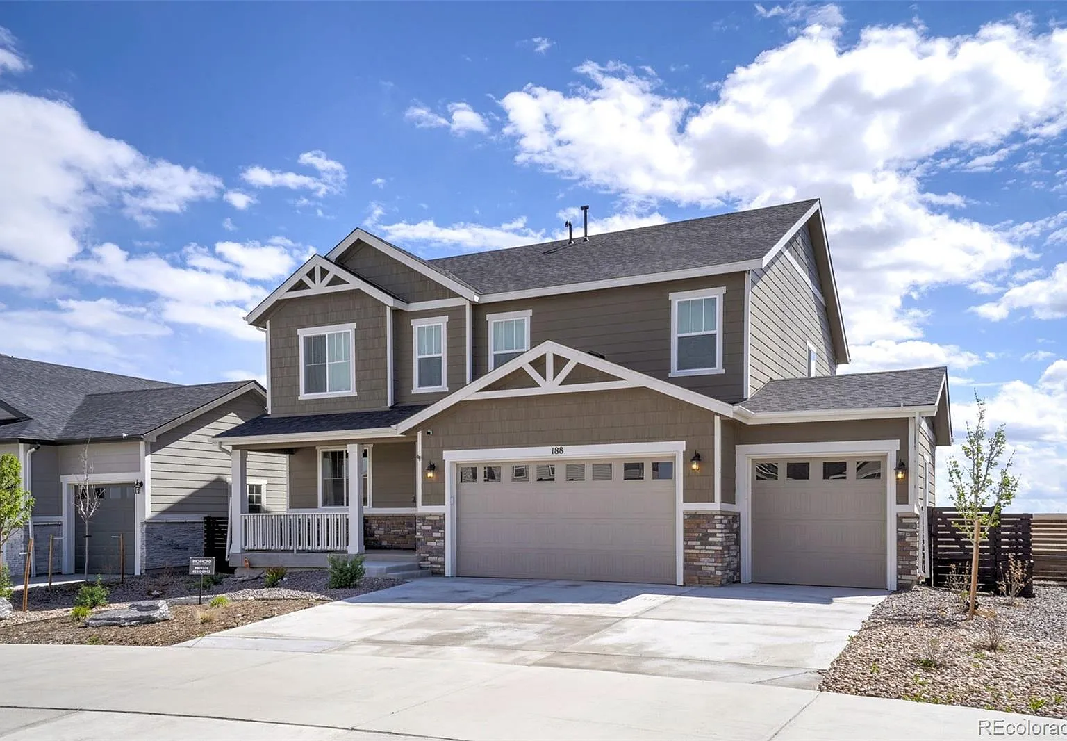4 bed, 2.5 bath, 2713 sqft, $4,500 — Photo 1