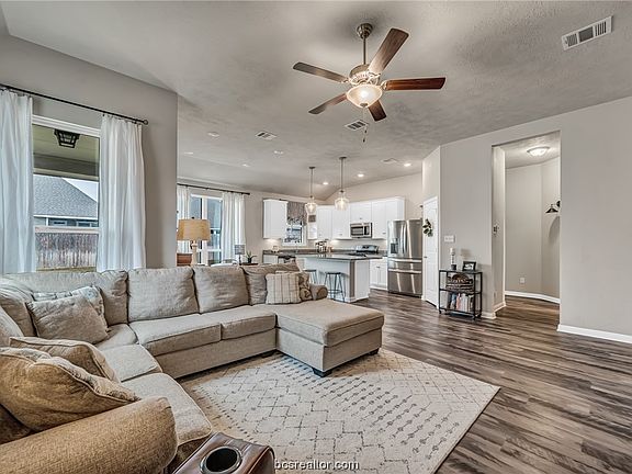 4th image of 6314 Southern Cross Dr
