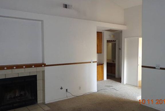 3rd image of 1733 E Babcock Ave
