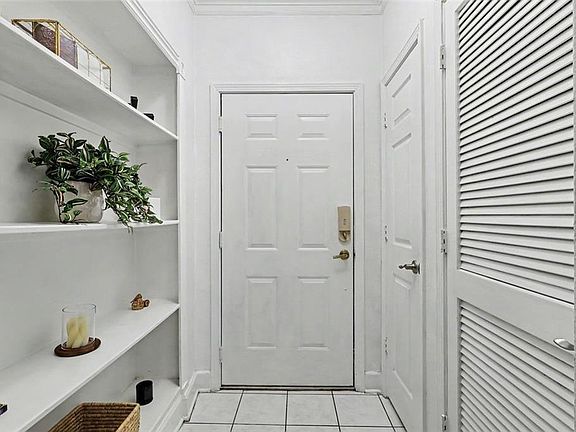 4th image of 3777 Peachtree Rd NE APT 1105
