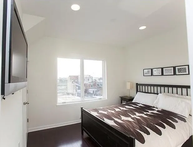 1310 N Hope St — Photo 4
