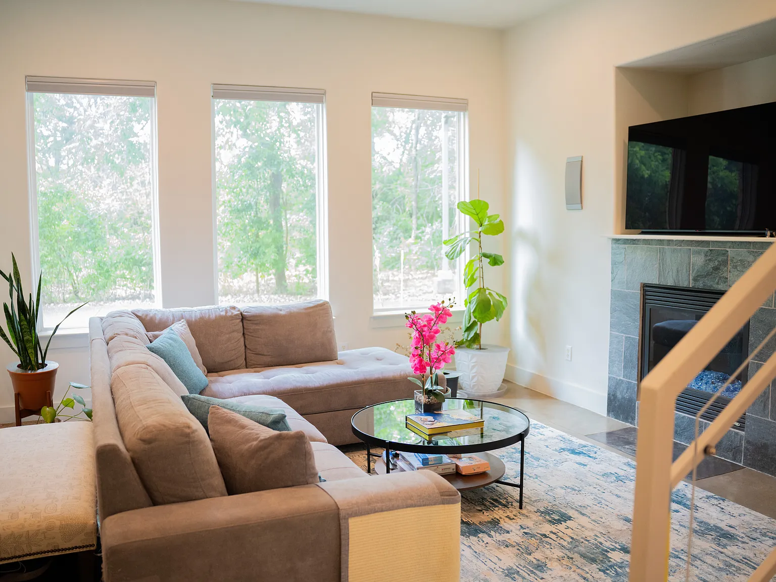 1 bed, 1.5 bath, 1836 sqft, $1,500 — Photo 2