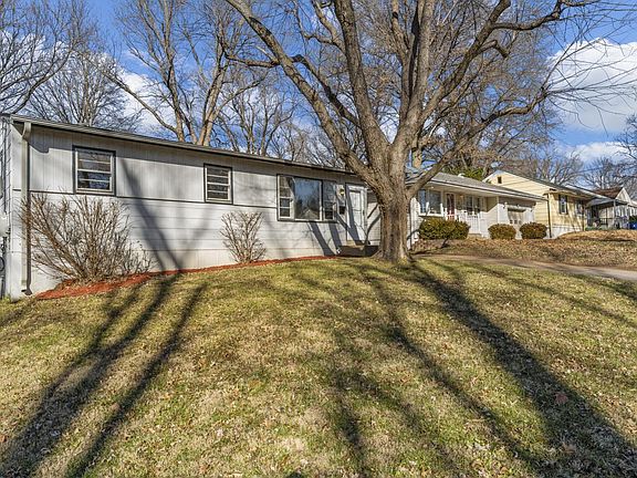 2nd image of 127 Elbring Dr