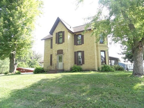 5th image of 621 Silver Lake Dr
