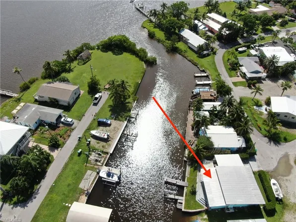 311 Pettit DR, GOODLAND, FL 34140