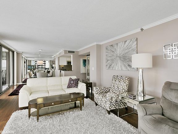 5th image of 115 Lakeshore Dr APT 1149