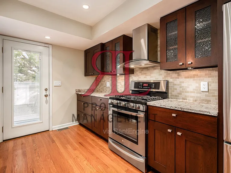 362 W 4th Ave — Photo 16