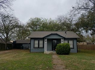 204 S Hackberry St, Moulton, TX 77975