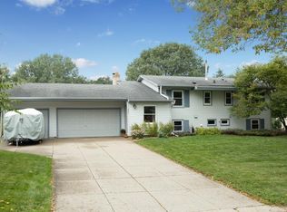 205 Ridgeview Dr, Apple Valley, MN 55124