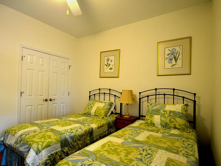908 Resort Cir #607 — Photo 9
