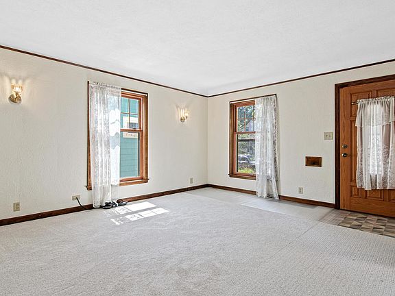 2nd image of 5141 37th Ave S