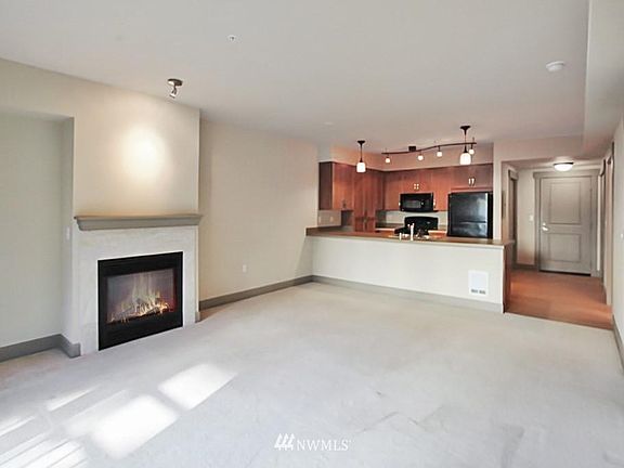 4th image of 1840 25th Ave NE #S304