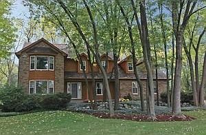 1st image of 4 Brackley Ln