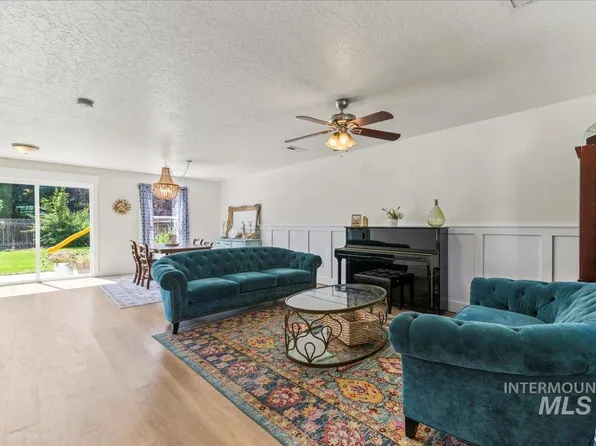 335 E Willowcreek Dr, Middleton, ID 83644