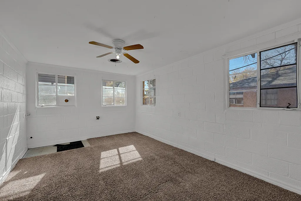 Building Photo - 1508 S Ong St #B