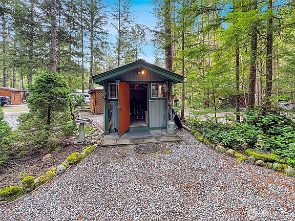 3rd image of 21 Drial Loop