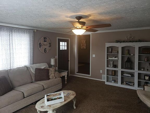 4th image of 560 E Ginghamsburg