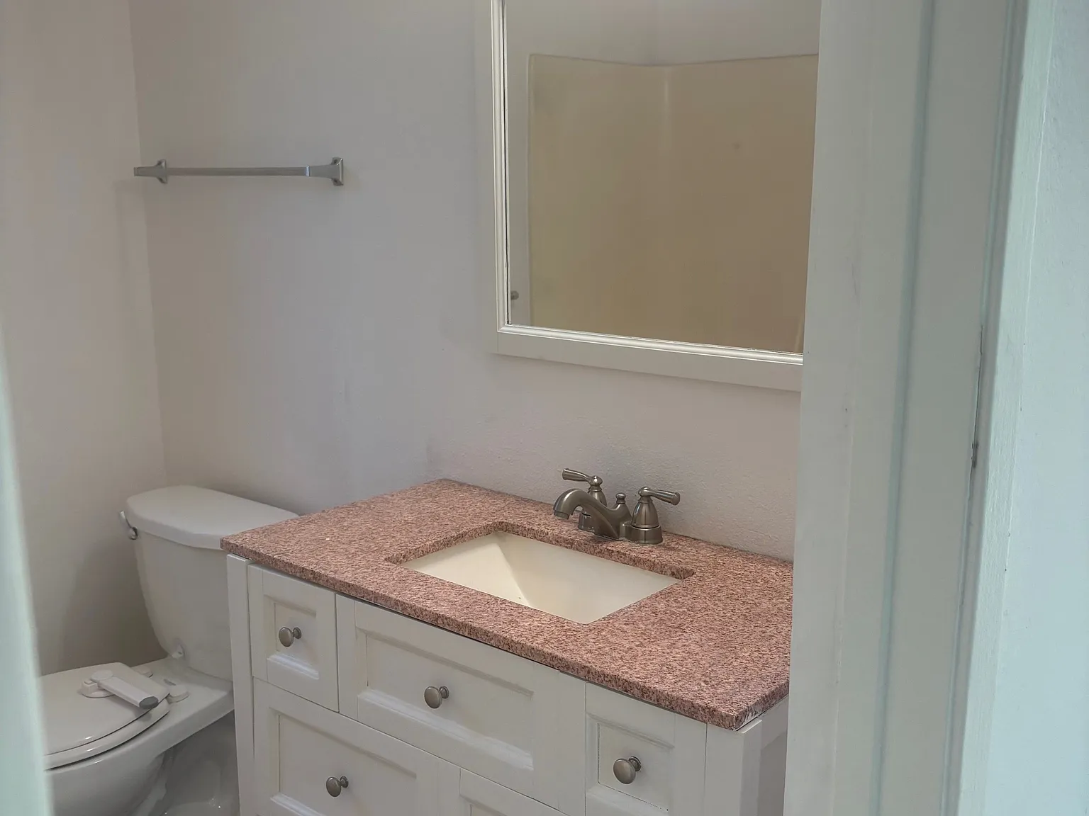 2 bed, 925 sqft, $1,825 — Photo 4