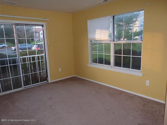 3rd image of 708-1 Zlotkin Cir