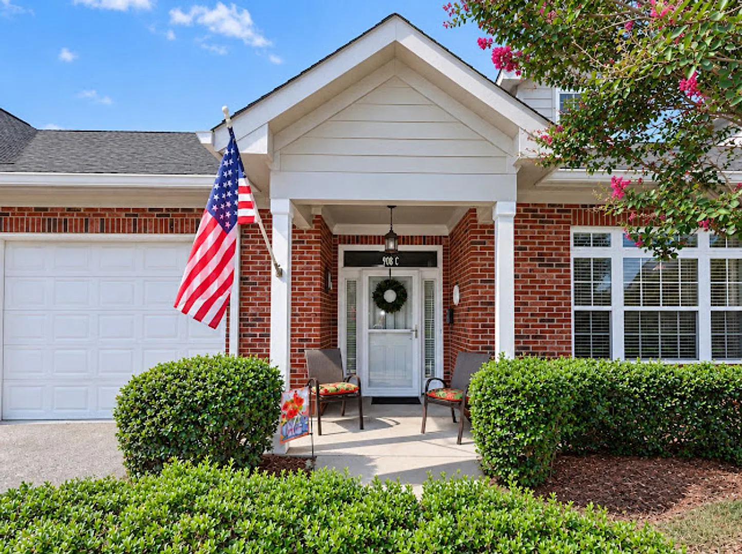 First Month Free: The Oaks On Davie Townhome, 908 C — Photo 2