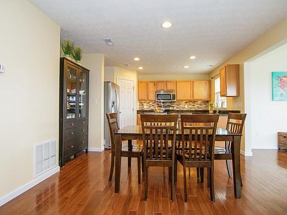 4th image of 3265 Federalist Dr