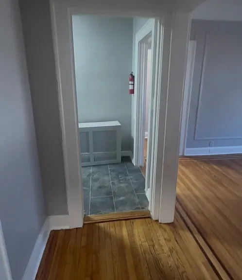350 Elmora — Photo 2