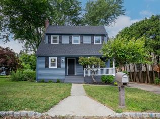 6 Clover Pl, Mine Hill, NJ 07803