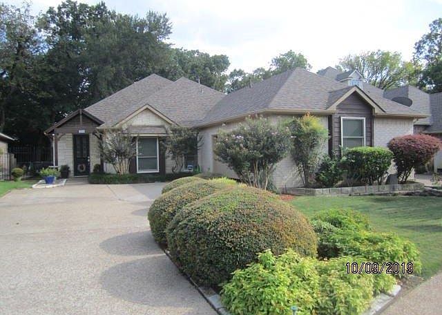 1st image of 708 Village Green Dr