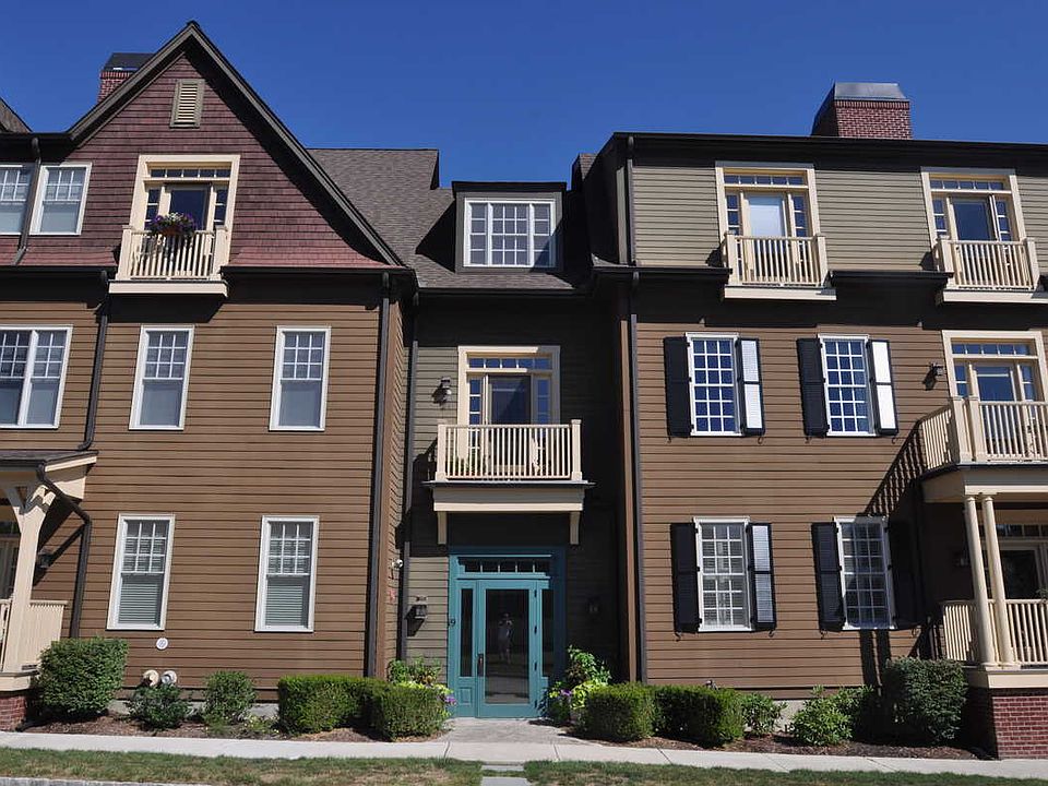 Front of 19  Cropsey Street