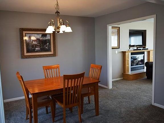 Dining Room/Office off Front Entry