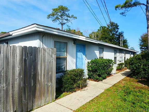 3rd image of 3262 Maplewood Dr
