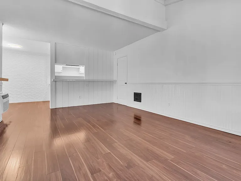 1040 W Macarthur Blvd #48 — Photo 8