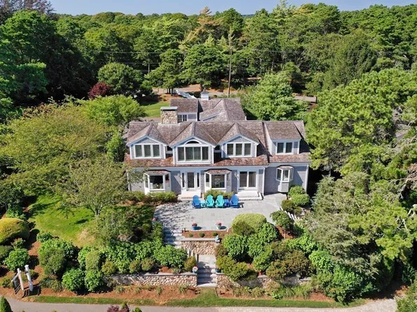 13 Captains Cove Ln, North Chatham, MA 02650