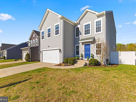 3rd image of 9527 Hillcrest Dr