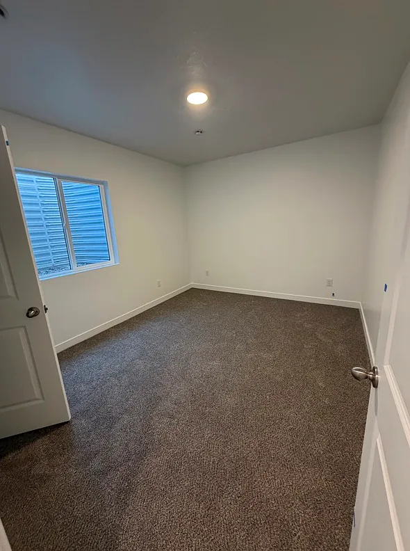 4 bed, 3.5 bath, 2405 sqft, $3,000 — Photo 3