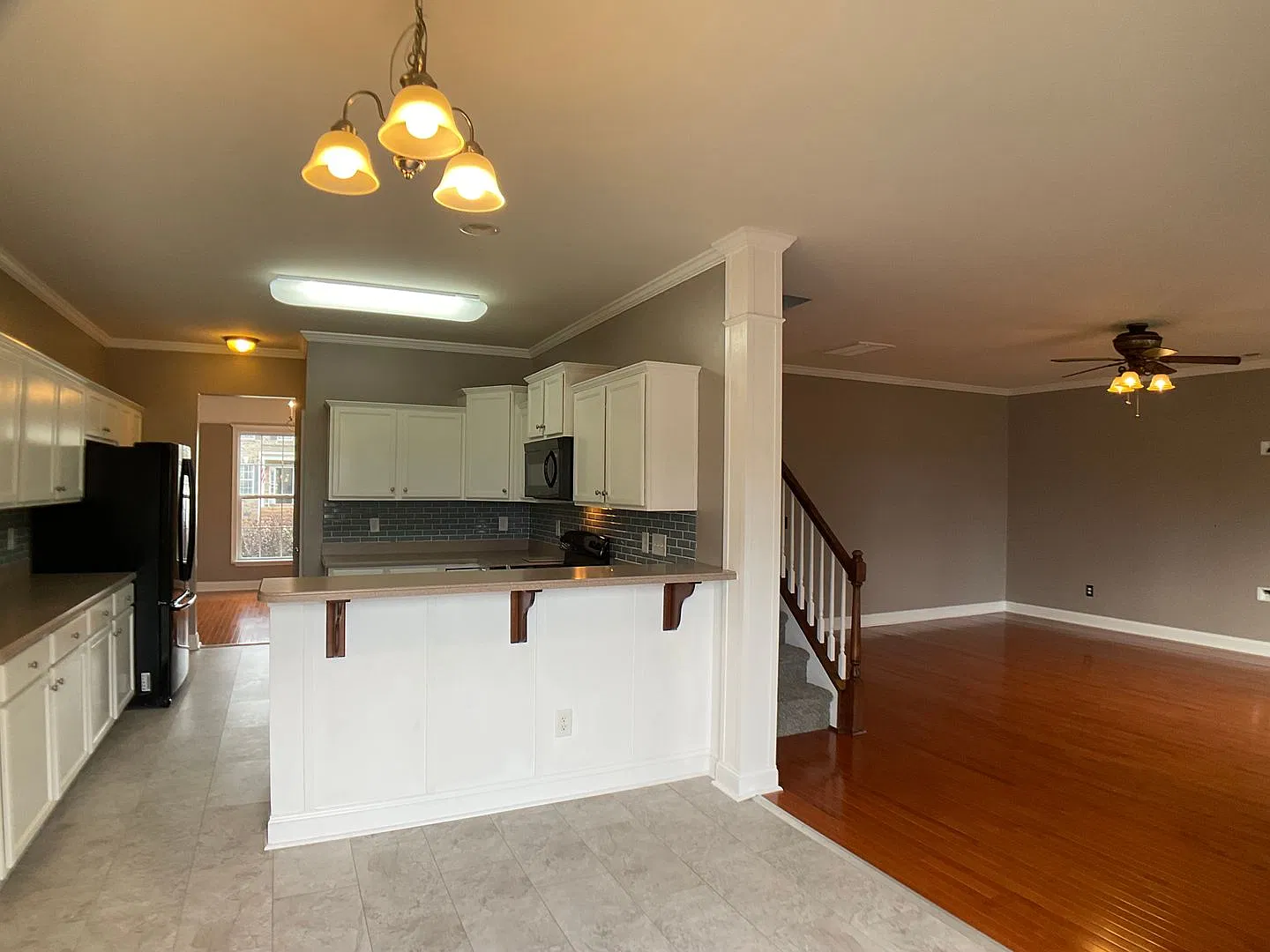 300 Large Oak Lane — Photo 2